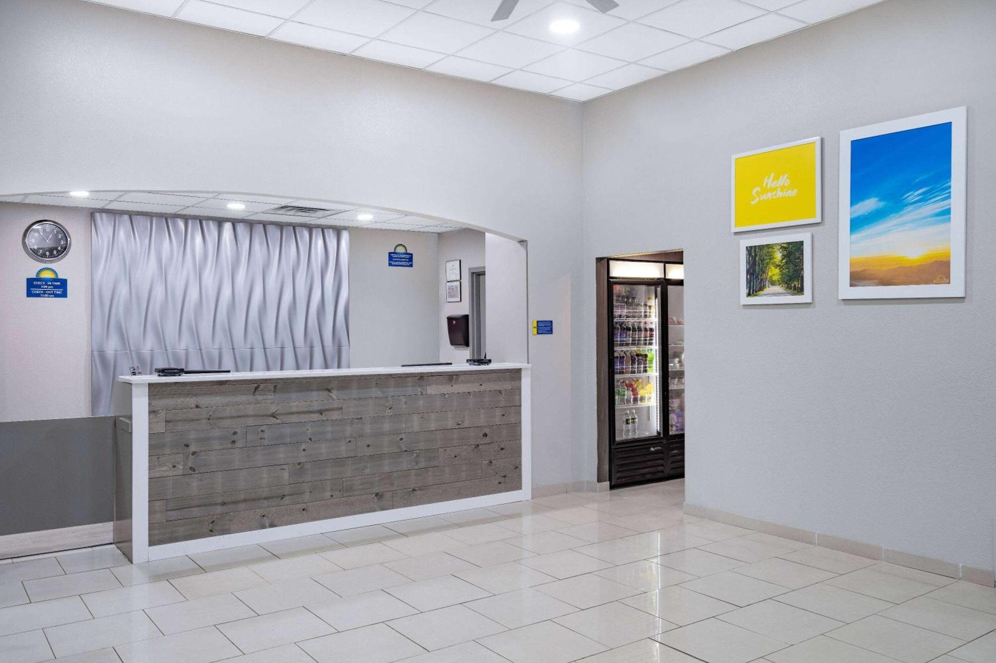 尼亚加拉大瀑布/水牛城戴斯旅馆&套房酒店 尼亚加拉瀑布 外观 照片